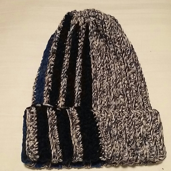 Striped Stretch Hat - Picture 2 of 6